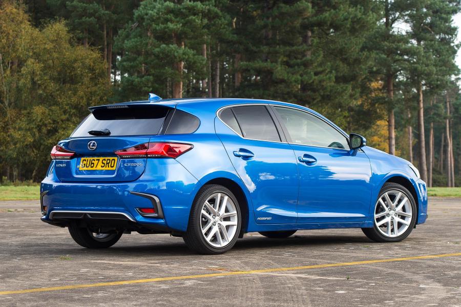  Lexus CT200h 2017 года  (UK) (фото 12 из 38)